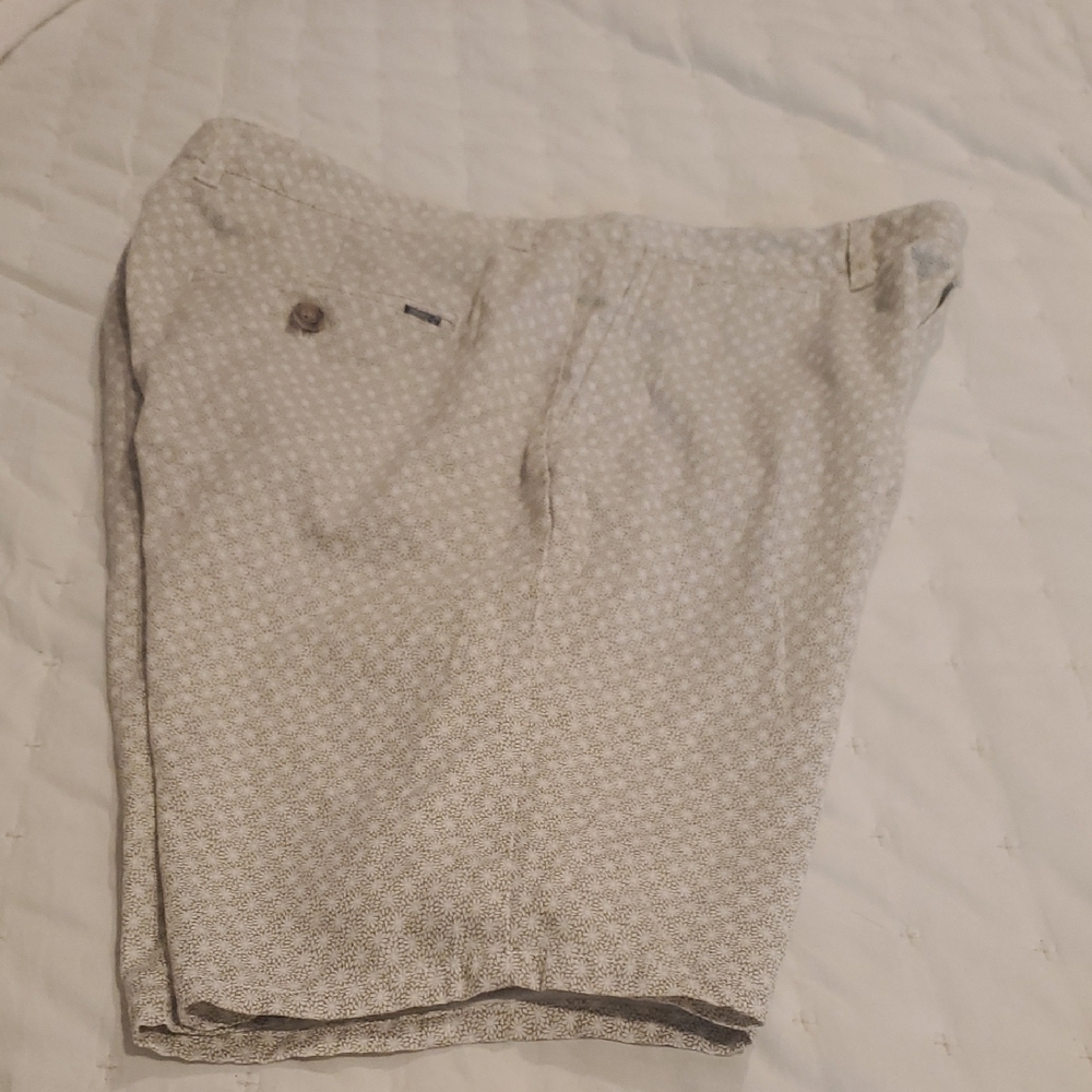 johnnie-O Gray and White Flat Front Shorts with Textured Fabric (Oyster) - Picture 9 of 9